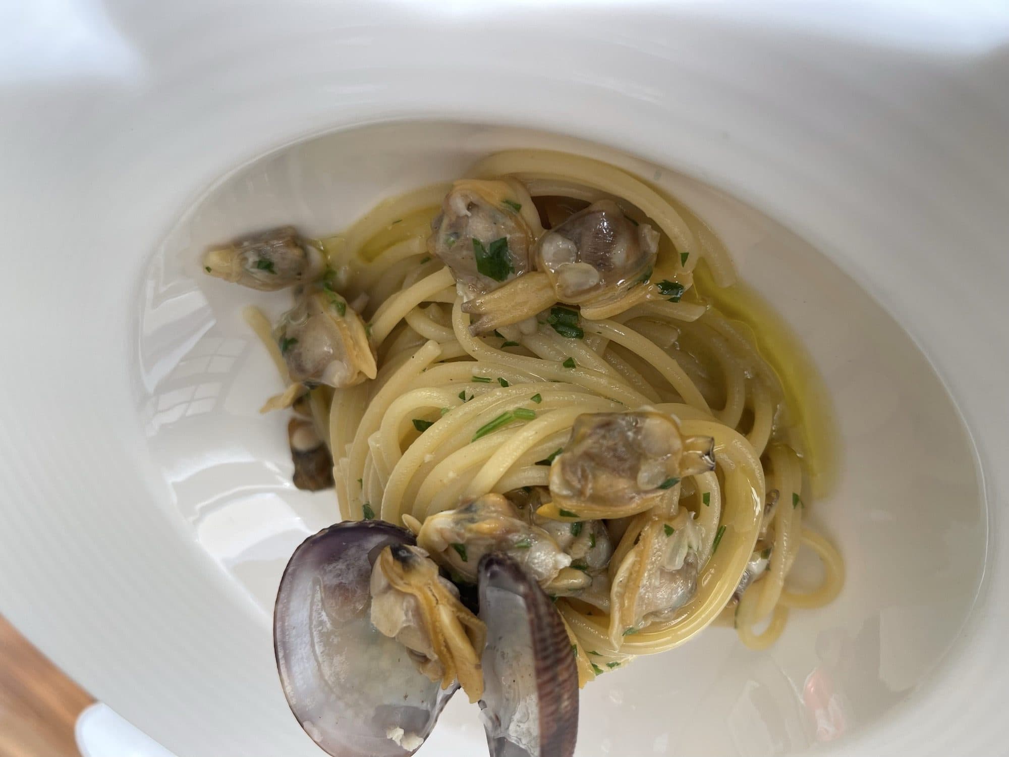 Spaghetti alle vongole with fresh clams